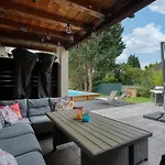 Grande Jardin Et Piscine Chauffee, 10 Pers