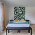 Grande Jardin Et Piscine Chauffee, 10 Pers