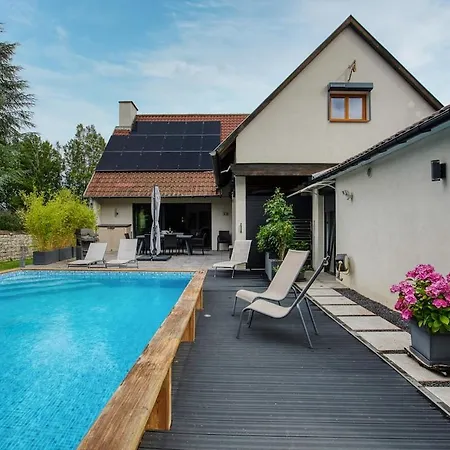 Holiday home Grande Jardin Et Piscine Chauffee, 10 Pers *