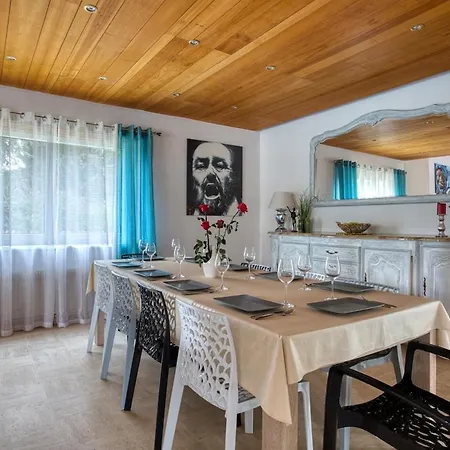 Holiday home Grande Jardin Et Piscine Chauffee, 10 Pers *