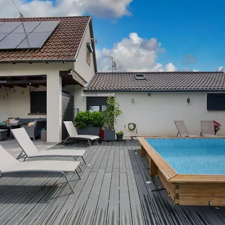 Holiday home Grande Jardin Et Piscine Chauffee, 10 Pers *