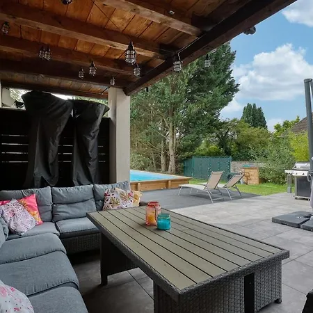 Grande Jardin Et Piscine Chauffee, 10 Pers