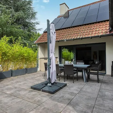 Grande Jardin Et Piscine Chauffee, 10 Pers